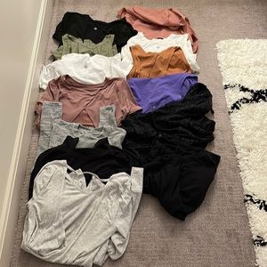 Bundle of 13 Lululemon tops! ❤️